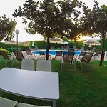 Lombina Hotel Pobra Do Caraminal