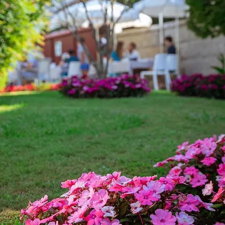 Lombina ホテル 3*