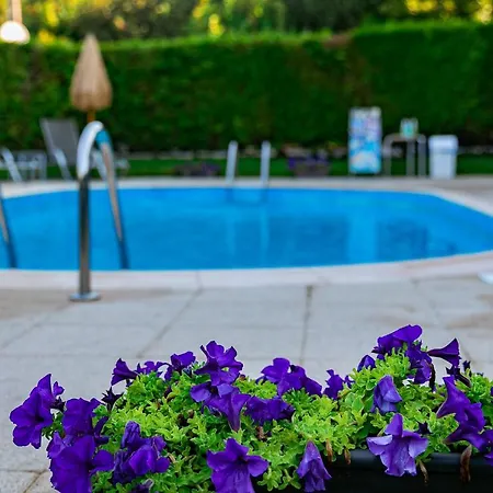 酒店 隆比尼亚酒店 卡拉米尼亚尔镇