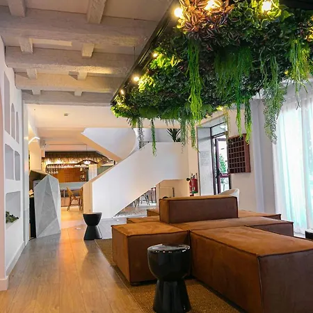 ホテル Lombina ポブラ・ド・カラミニャル