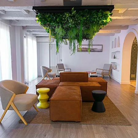 Lombina ホテル 3*