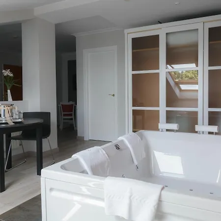 ホテル Lombina ポブラ・ド・カラミニャル