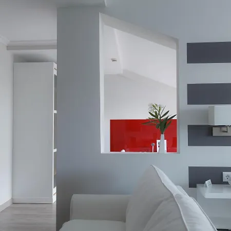 ホテル Lombina ポブラ・ド・カラミニャル