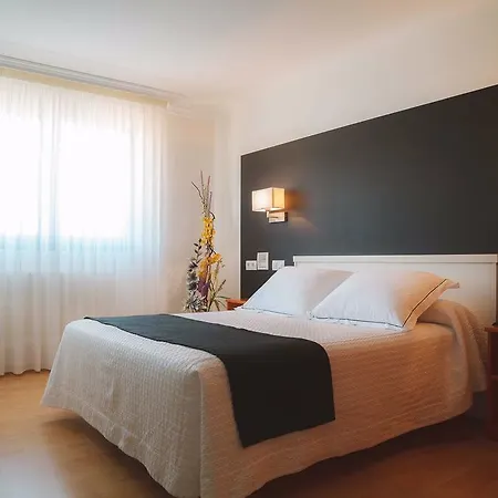 隆比尼亚酒店 酒店