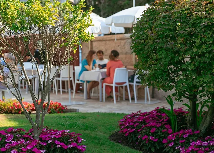 Lombina 3* Pobra Do Caraminal